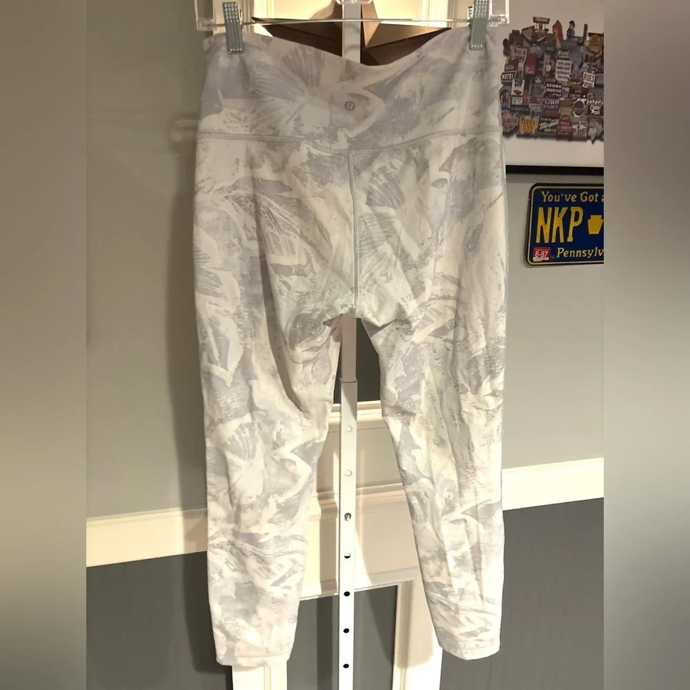 Lululemon Wunder Under Hi Rise Tight Size 10 Full-On Luxtreme Tropical shadow